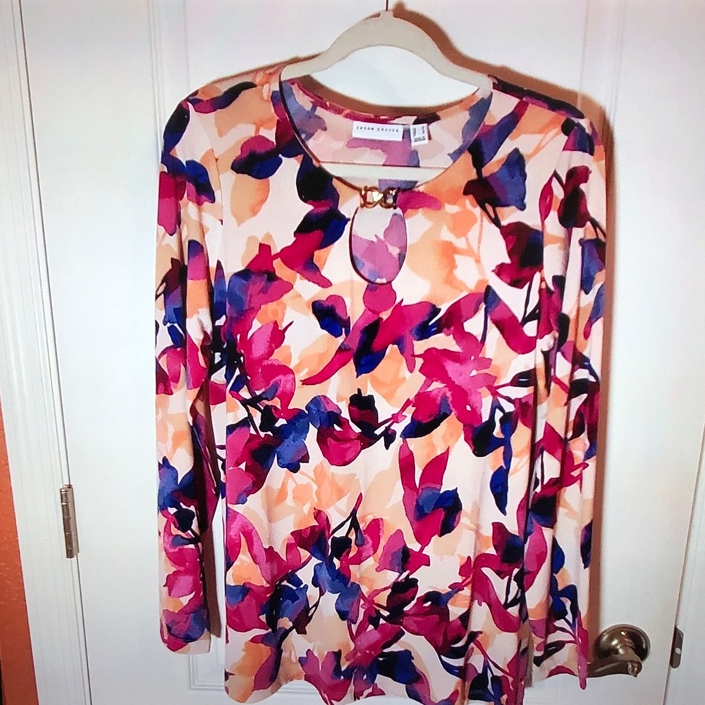 Susan Graver Pink, Navy & Peach Floral Long Sleeve Keyhole Top